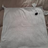 Coperta grigia per neonato