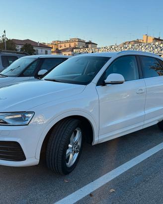 AUDI Q3 2.0 TDI 120 CV Sport - EURO 6