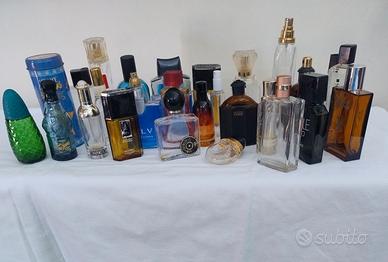 N. 25 Bottiglie di profumo assortite vuote