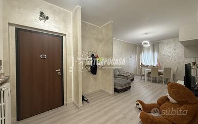 QUADRILOCALE CON BOX AUTO