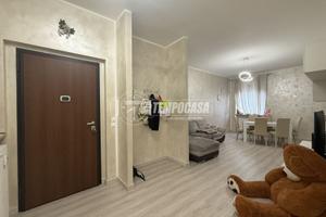 QUADRILOCALE CON BOX AUTO