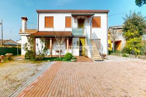 Bifamiliare con giardino, terrazzo e garage a Sant