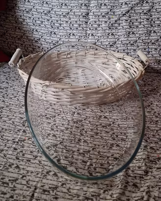 Pirofila ovale in vetro e cesta con manici