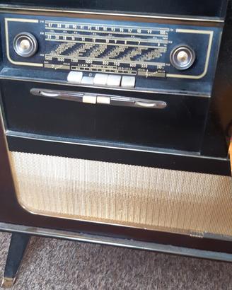 mobile radio e giradischi