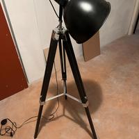 Lampada da terra piantana