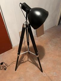 Lampada da terra piantana