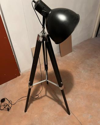 Lampada da terra piantana