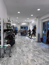 Locale commerciale ANGOLARE posizione strategica