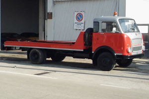 Carro attrezzi d'epoca om leoncino