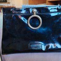 pochette in vernice nera Moschino
