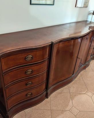 credenza in mogano stile vittoriano
