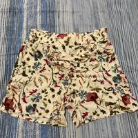 Pantaloncini floreali