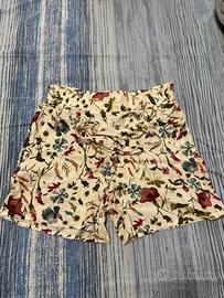 Pantaloncini floreali