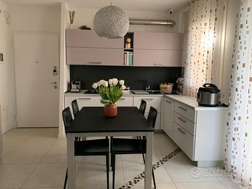 Cucina ad angolo + 3 colonne