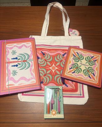 borsa completa di accessori