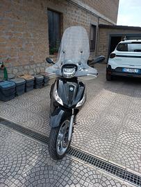 scouter piaggio 150 cc 