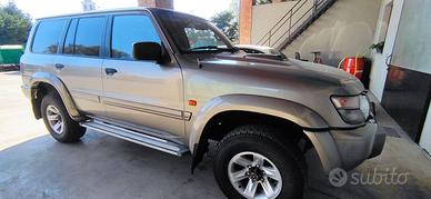 Nissan Patrol GR 3000 S.W.
