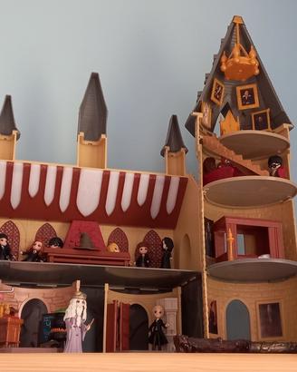 castello harry potter con personaggi e stanze