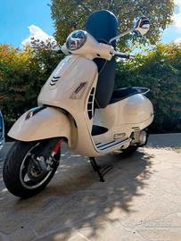 Vespa 300 GTS Super