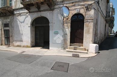 MULTILOCALE A OSTUNI