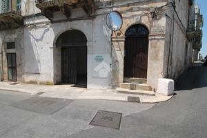 MULTILOCALE A OSTUNI