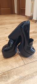 Scarpe con tacco nero n.37