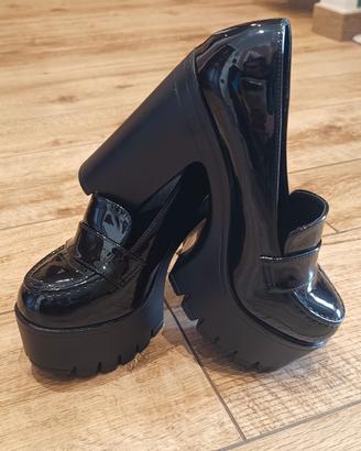 Scarpe con tacco nero n.37