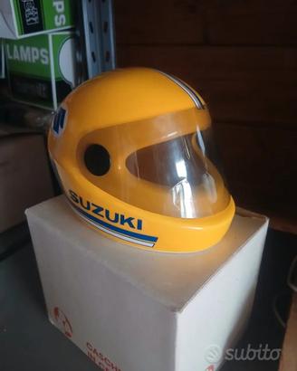 casco fermacarte anni 80 suzuki
Suzuki