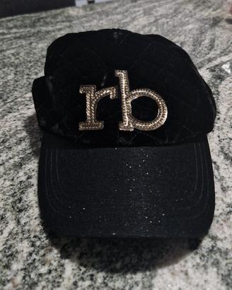 Berretto nero con strass RB