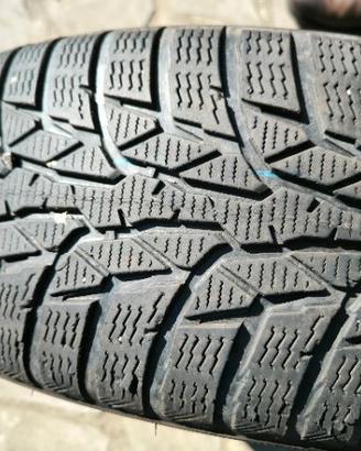 4 Gomme invernali NOKIAN misura 205/60 R16