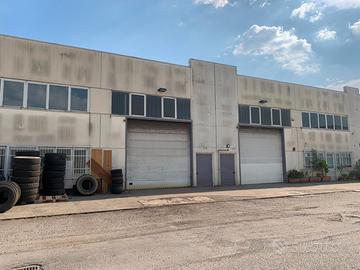 Capannoni artigianali 750 m² - Leinì (Torino)