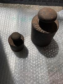 Antichi pesi in ghisa