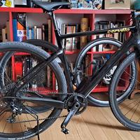 Cervèlo Aspero + set ruote Roval carbonio