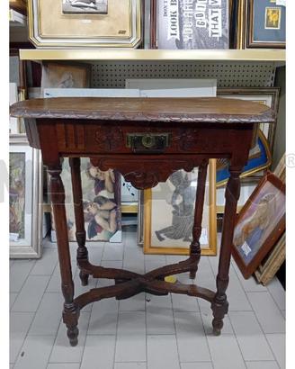 TAVOLINO CON CASSETTO