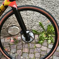ruote gravel Bontrager Paradigm Comp 25 TRL disc