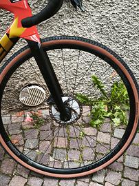 ruote gravel Bontrager Paradigm Comp 25 TRL disc