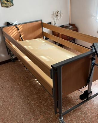 Letto da degenza elettrico per anziani