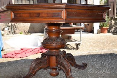 Tavolo ottagonale in rovere