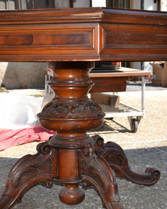 Tavolo ottagonale in rovere