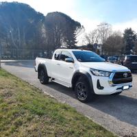 Toyota hilux extra cab lounge 