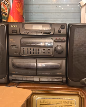 Stereo Aiwa vintage con doppia cassetta