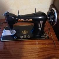 macchina da cucire CON MOBILE