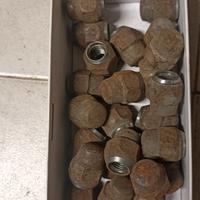 dadi ruote Mitsubishi L200 