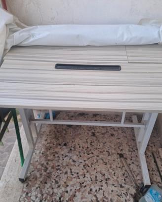 Scrivania Salvaspazio Regolabile con Ruote