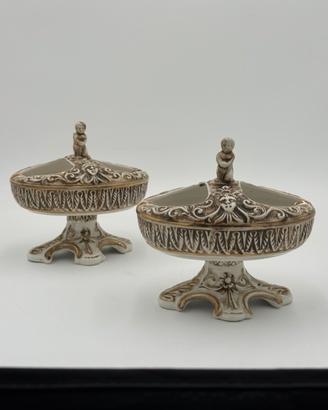 Coppia di posaceneri in porcellana Capodimonte