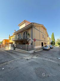 3 LOCALI A ALBANO LAZIALE