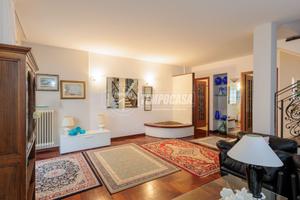 VILLETTA A SCHIERA, VIA VALLI 26, COLLECCHIO