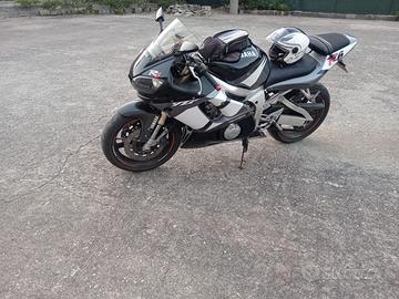R6 del 2001