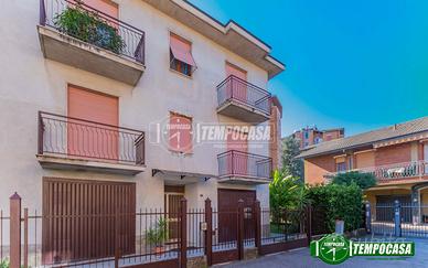 BIFAMILIARE CON DOPPI BOX E GIARDINO PRIVATO