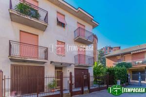 BIFAMILIARE CON DOPPI BOX E GIARDINO PRIVATO